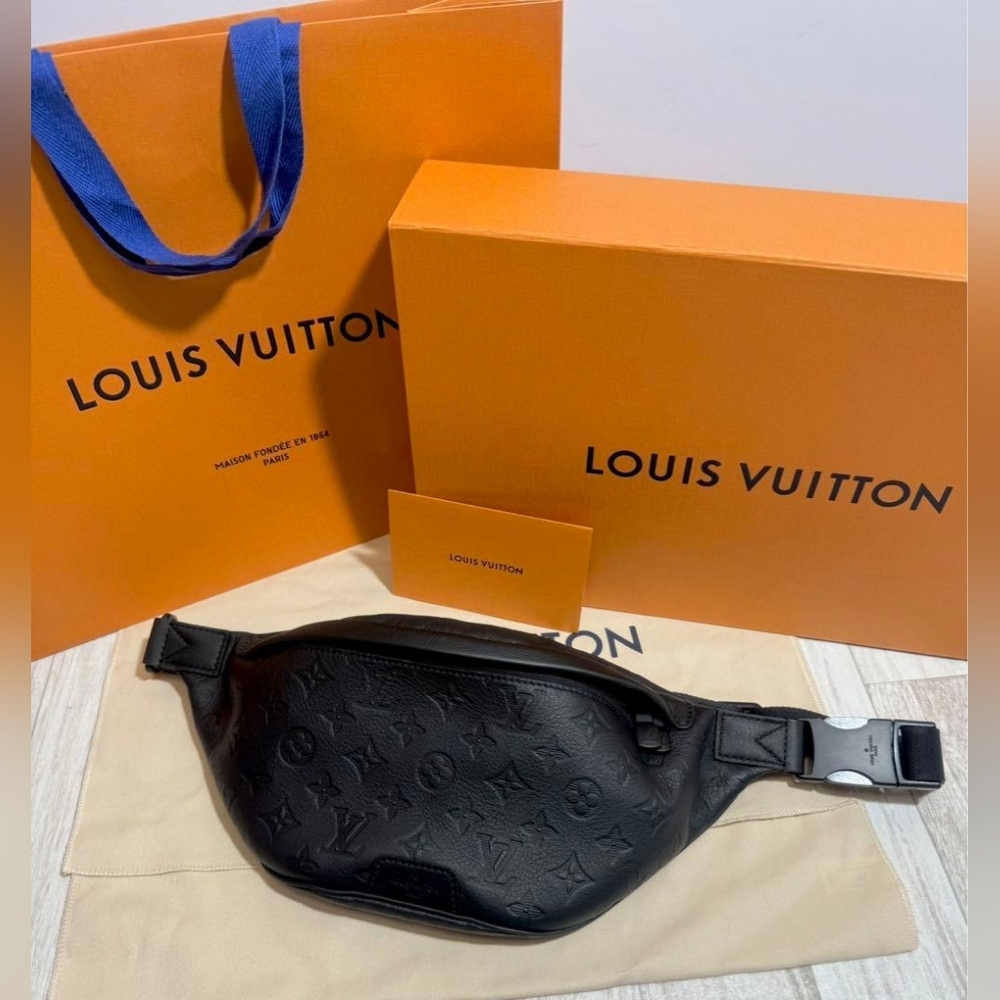 Louis Vuitton Discovery Bumbag PM